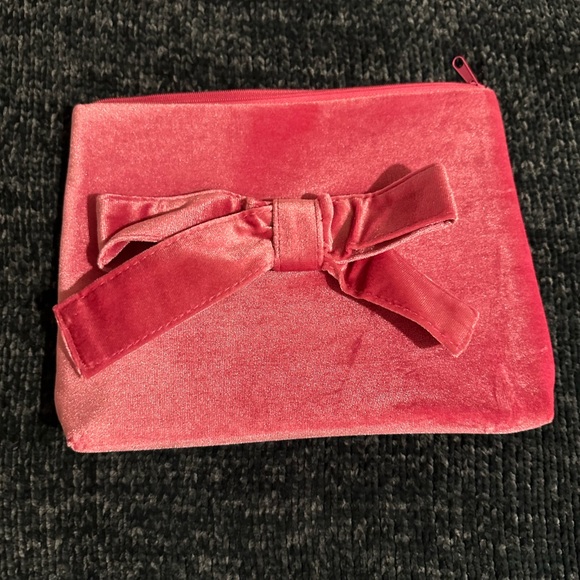 Beauty Sample Pack Collection - Assorted Premium Skincare & Cosmetic Samples - Picture 4 of 4